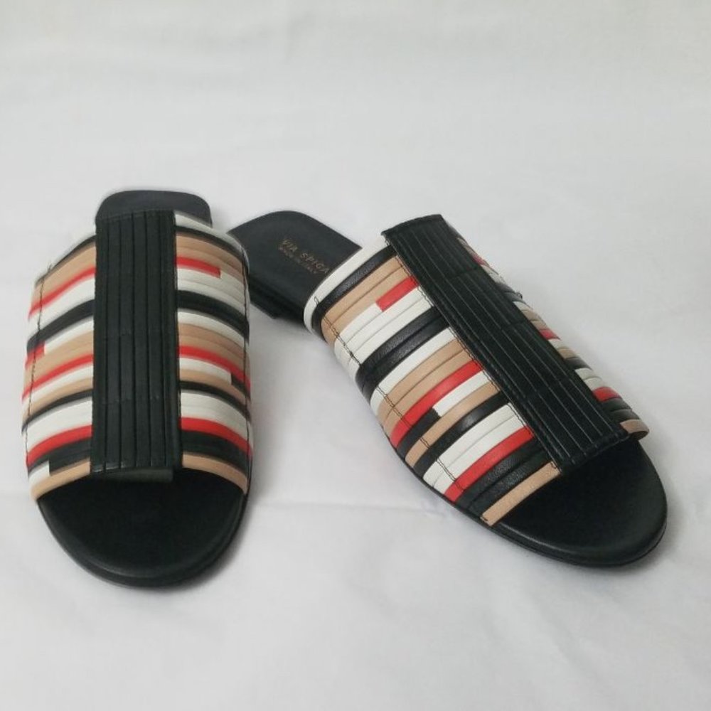 NWOB Via Spiga Harlotte Flat Sandals